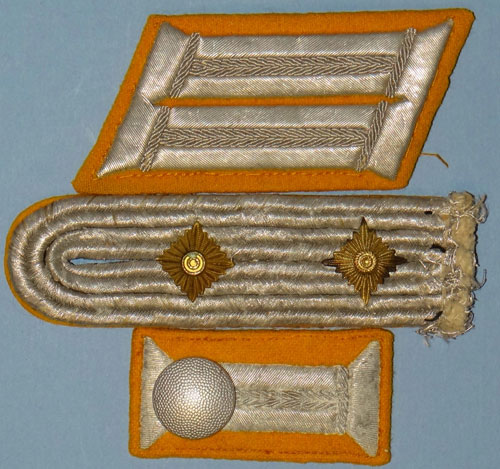Army Cavalry Hauptmann Dress Tab, Board & Cuff Patch Set