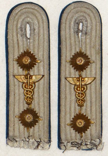 Army (TSD) Hauptmann Shoulder Boards