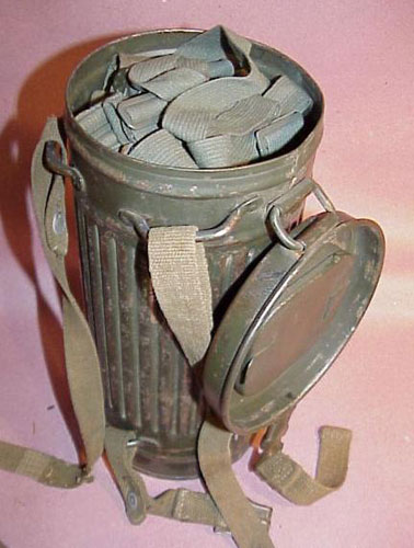 German WW II M30/38 Gas Mask & Cannister with Gas Gap