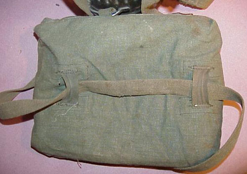 German WW II M30/38 Gas Mask & Cannister with Gas Gap