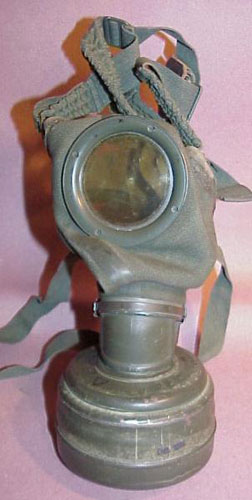 German WW II M30/38 Gas Mask & Cannister with Gas Gap