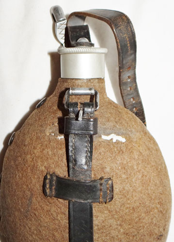 German WW M31 Canteen with Cup