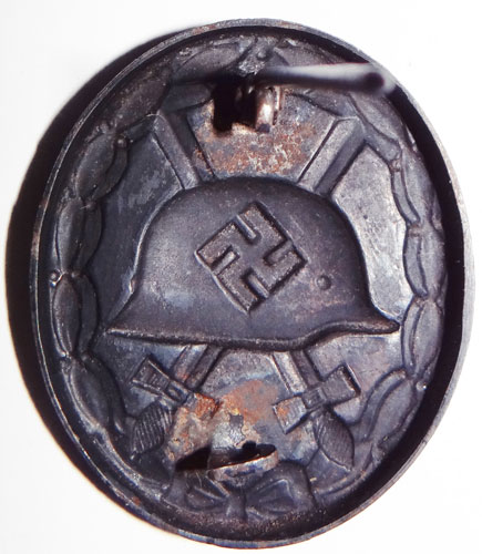 Black WW II German Wound Badge