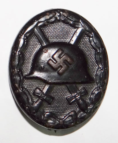 Maker Marked WW II Black Wound Badge