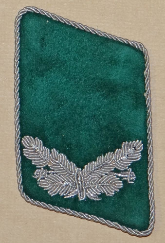 Luftwaffe Official of Medium Grade Career Collar Tab