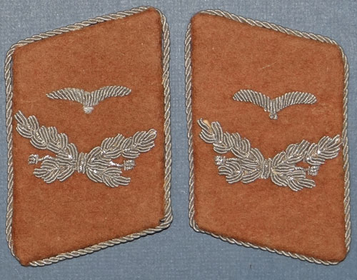 Luftwaffe Leutnant of Signal Troops Collar Tabs
