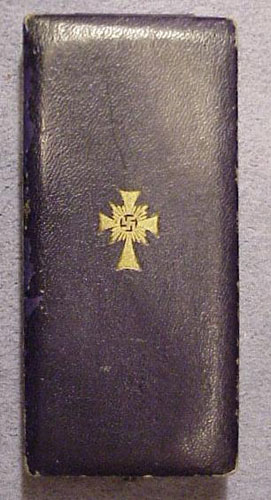 Cased 1st Class Gold Mothers Cross