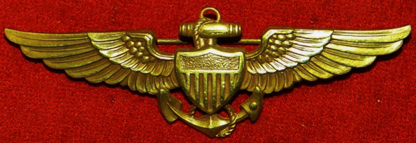 WW II U.S. Navy Full Size Gold Pin Back "Pilot" Wing by "Balfour"