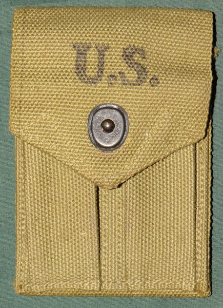 U.S. WW II M-1923 Automatic Pistol Clip Pouch U.S. WW II M-1923 Automatic Pistol Clip Pouch