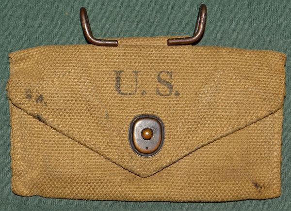 M-1924 WW II U.S. First Aide Pouch M-1924 WW II U.S. First Aide Pouch