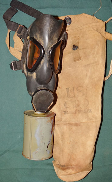 U.S. WW II Training Gas Mask M1A1