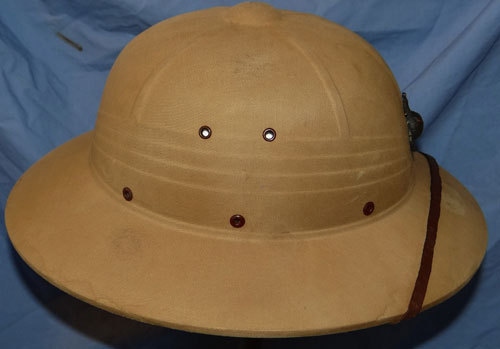WW II U.S. Marine Tan Fiber Sun Helmet by "Hawley"