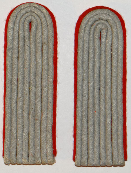 Army Artillery Leutnant  Shoulder Boards