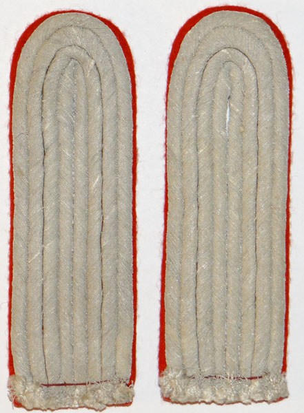 Army Artillery Leutnant Shoulder Boards