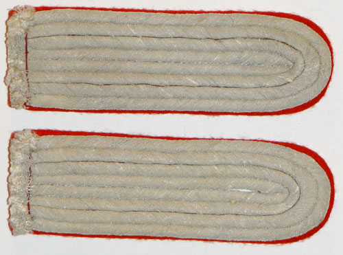 Army Artillery Leutnant Shoulder Boards