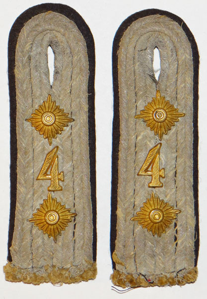 Army Hauptmann 4th Pioniere Battalion 13th Panzer Div. Shoulder Boards