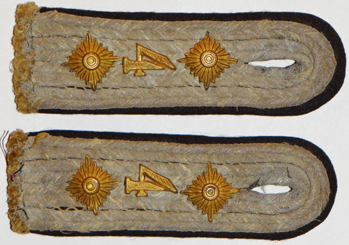 Army Hauptmann 4th Pioniere Battalion 13th Panzer Div. Shoulder Boards