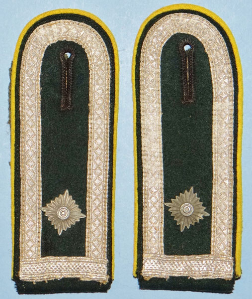 Army Signal Troops Feldwebel Shoulder Boards