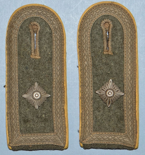 Army Signal Troops Feldwebel Shoulder Boards