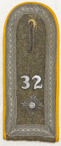 Army 32nd Reiter Regt. 3rd Cavalry Brigade Feldwebel Shoulder Board