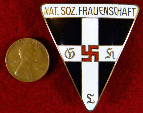 Type II Nat. Soz. Frauenschaft Members Badge