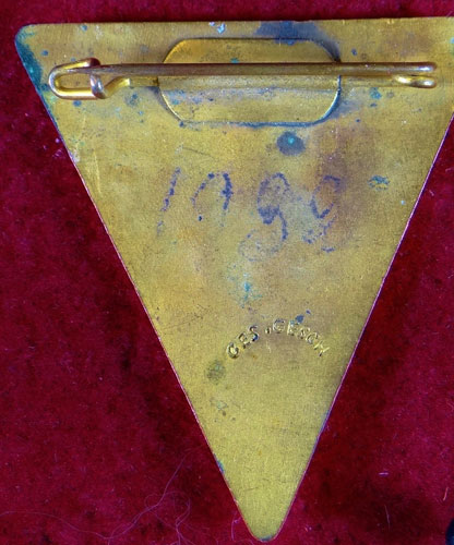 Type II Nat. Soz. Frauenschaft Members Badge
