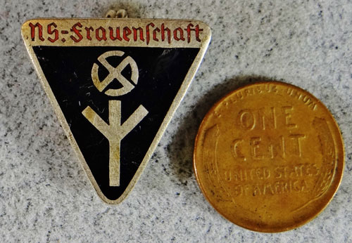 Type III N.S. Frauenschaft Enamel Member's Badge