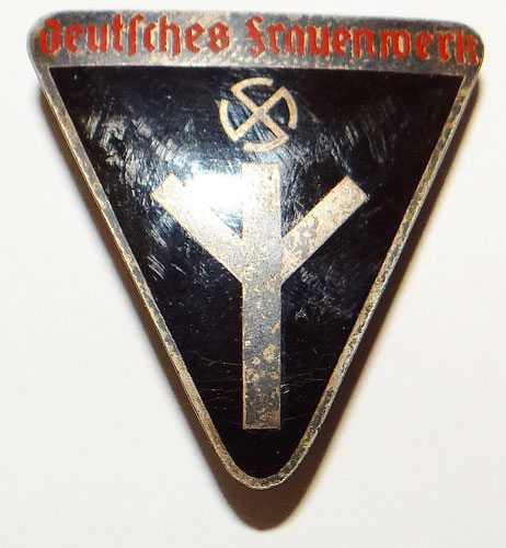 Deutsche Frauenwerk Enamel Members Badge