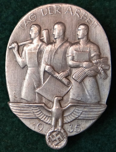 1935 Tag Der Arbeit Tinnie