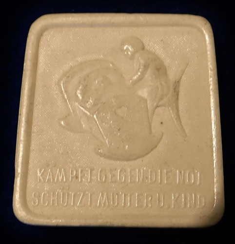 German WW II Mutter u. Kind Tinnie