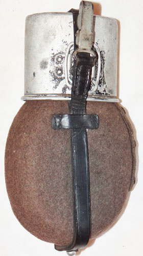 WW II German M31 Canteen