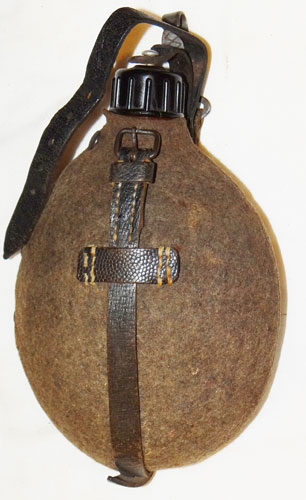 German WW II Early Leather Shovel Carrier