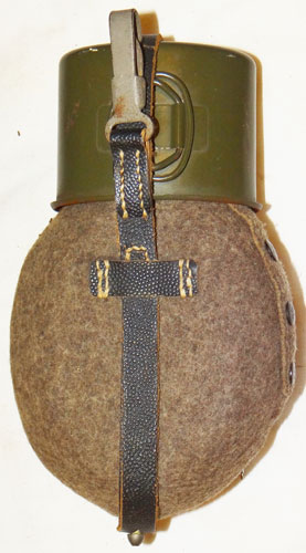 WW II German Late War M31 Canteen
