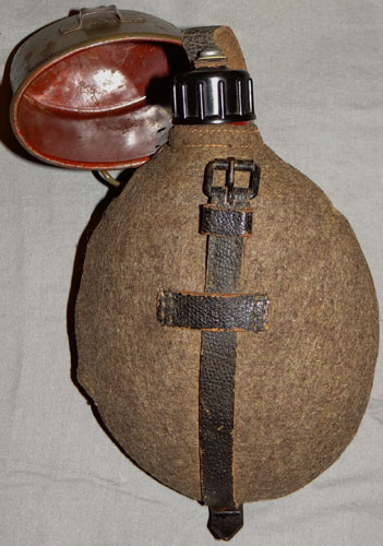 German WW II M31 Canteen