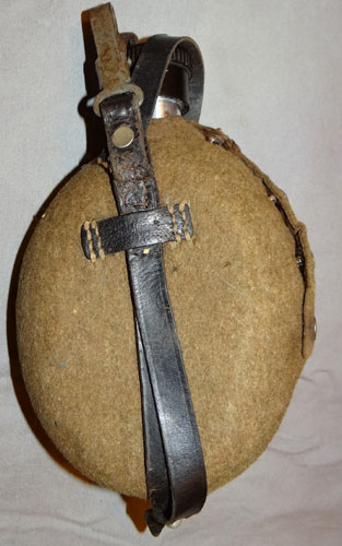 WW II German M31 Canteen