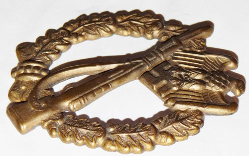 Unmarked BRONZE Infantry Assault Badge
