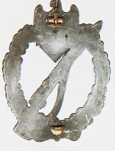Unmarked SILVER Infantry Assault Badge