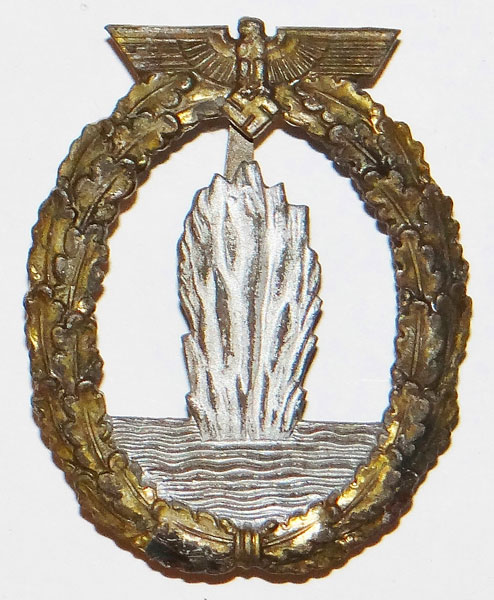 "R.K." Marked Kriegsmarine Minesweeper, Sub-Chaser & Escort Vessel War Badge "R.K." Marked Kriegsmarine Minesweeper, Sub-Chaser & Escort Vessel War Badge