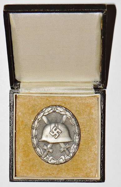 CASED SILVER Wound Badge