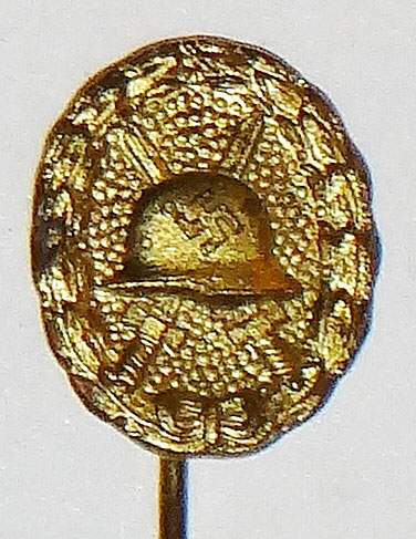 GOLD Miniature WW II Wound Badge Stick Pin GOLD Miniature WW II Wound Badge Stick Pin