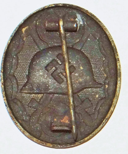 "E.S.P." Marked Black WW II Wound Badge