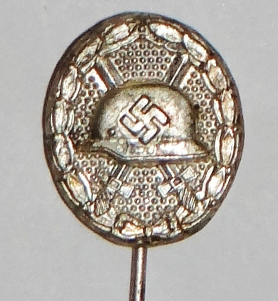 Miniature WWII SILVER Wound Badge "Stick Pin"