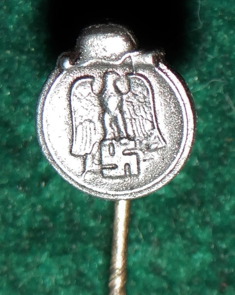 Miniature Russian Front Medal Stick Pin