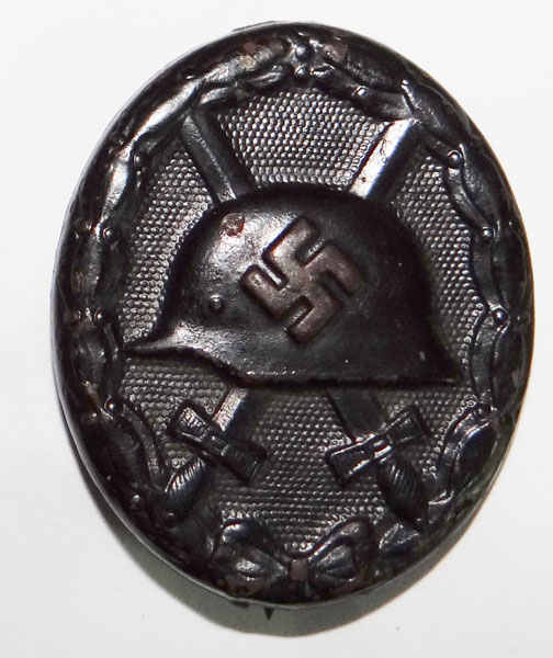 Maker Marked WW II Black Wound Badge