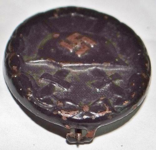 Maker Marked WW II Black Wound Badge