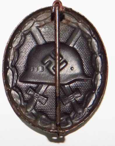 Maker Marked WW II Black Wound Badge