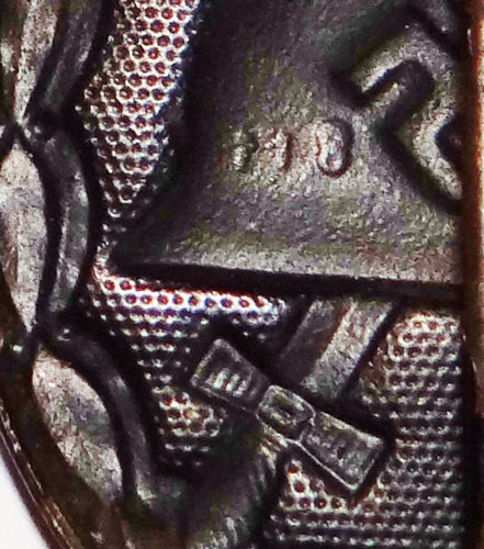 Maker Marked WW II Black Wound Badge