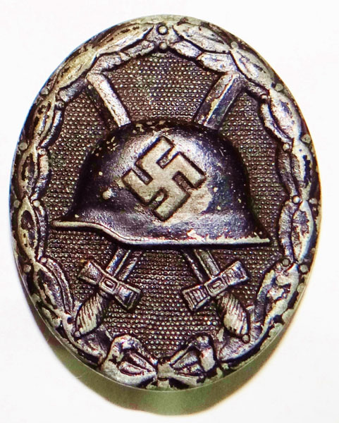 Maker Marked WW II Black Wound Badge Maker Marked WW II Black Wound Badge