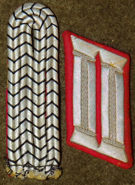 Feuerwehr Officer Collar Tab & Shoulder Board Set Feuerwehr Officer Collar Tab & Shoulder Board Set
