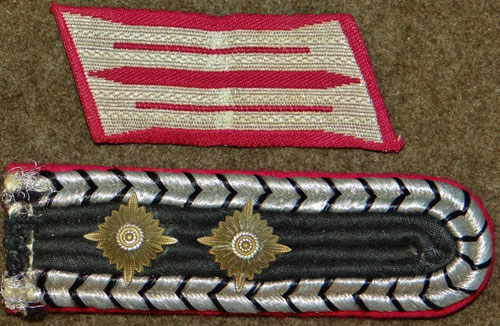 Feuerwehr & Feuerschutzpolizei Collar Tab & Shoulder Board Set